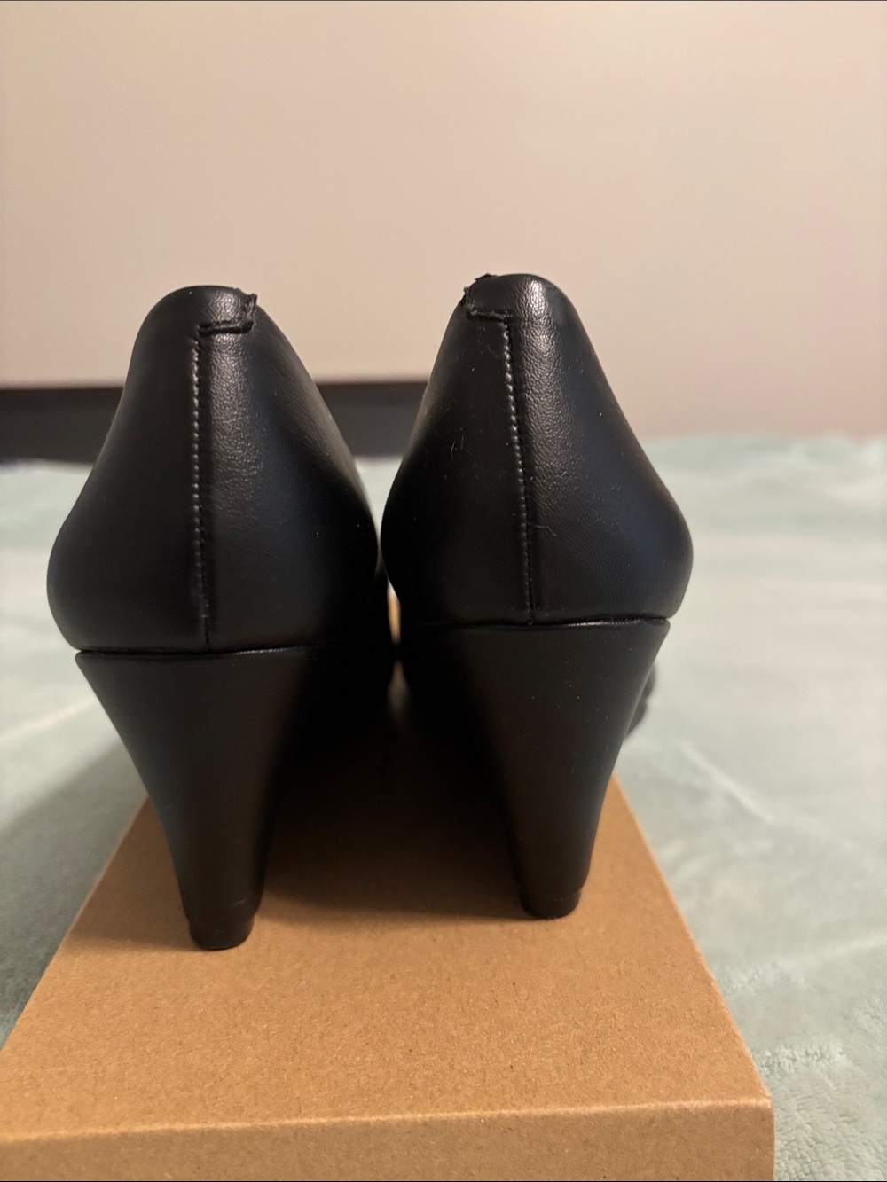 Jessica Simpson Black Wedge Pumps - Picture 4 of 6